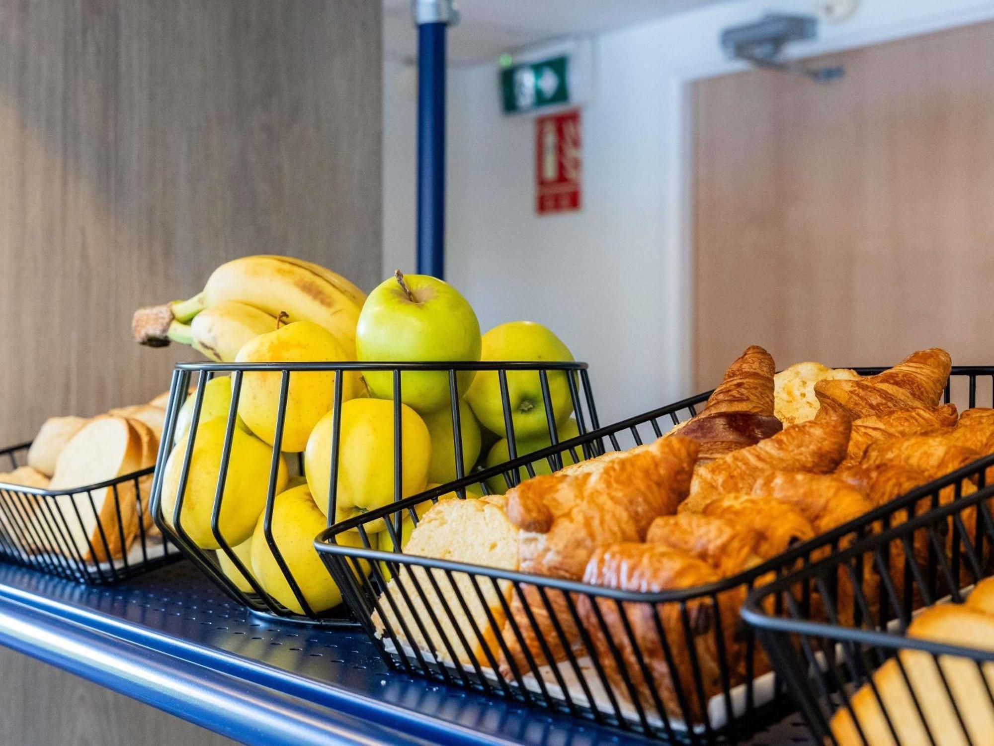 Ibis Budget Carcassonne Aeroport - A61 Exteriör bild